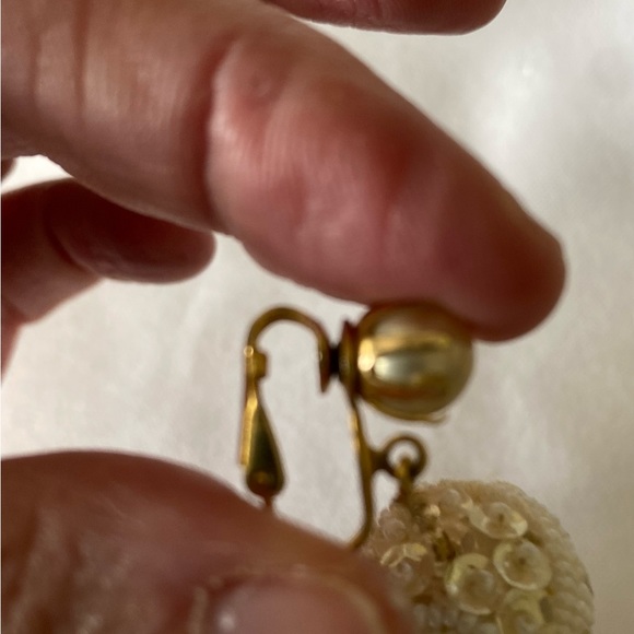 ♥️🖤Host Pick🖤♥️  Faux Pearl and Sequin Clip on Vintage Earrings. Just Darling!! - Picture 5 of 6